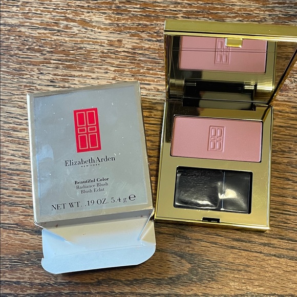 Elizabeth Arden Other - Elizabeth Arden Beautiful Color Blush in Soft Pink